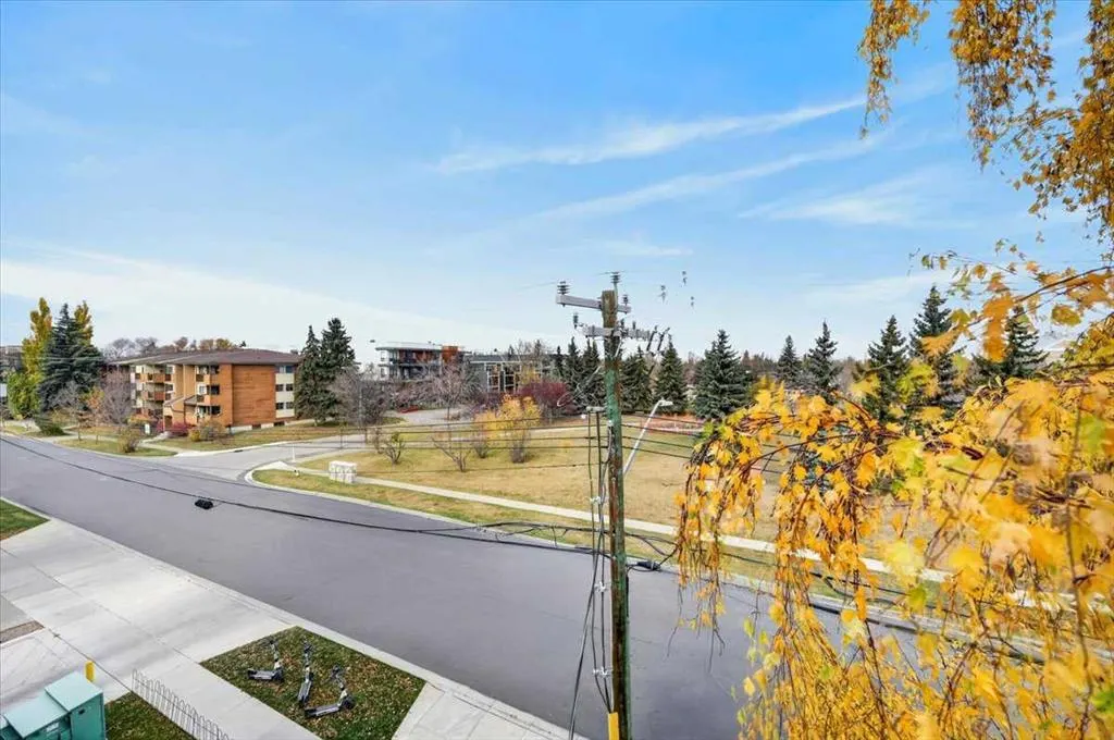 607 7 Avenue NE #401