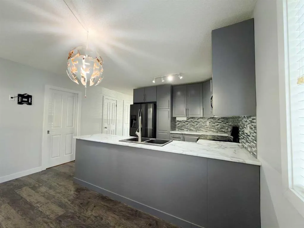 105 Drake Landing Common #87