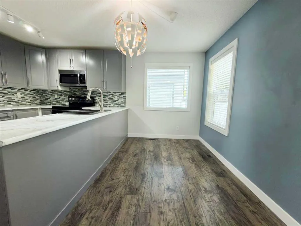 105 Drake Landing Common #87