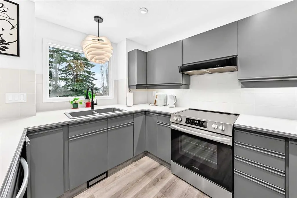 104 Christie Knoll Heights SW