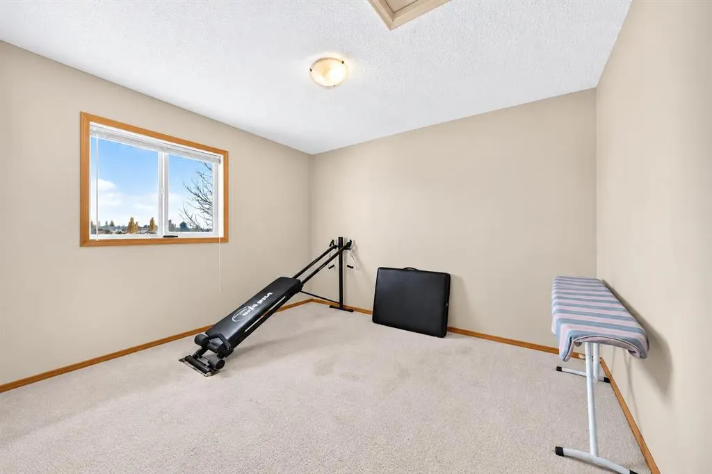 1210 Harvest Hills Drive NE