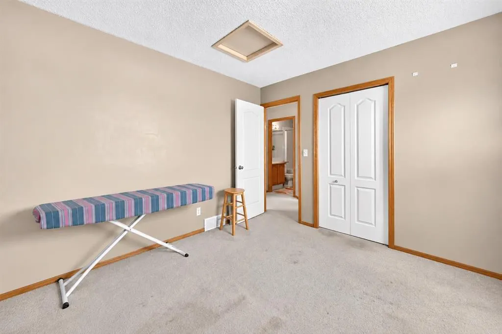 1210 Harvest Hills Drive NE