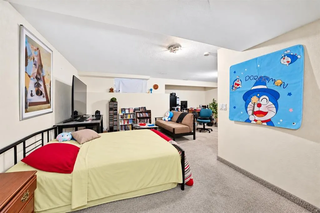 1210 Harvest Hills Drive NE