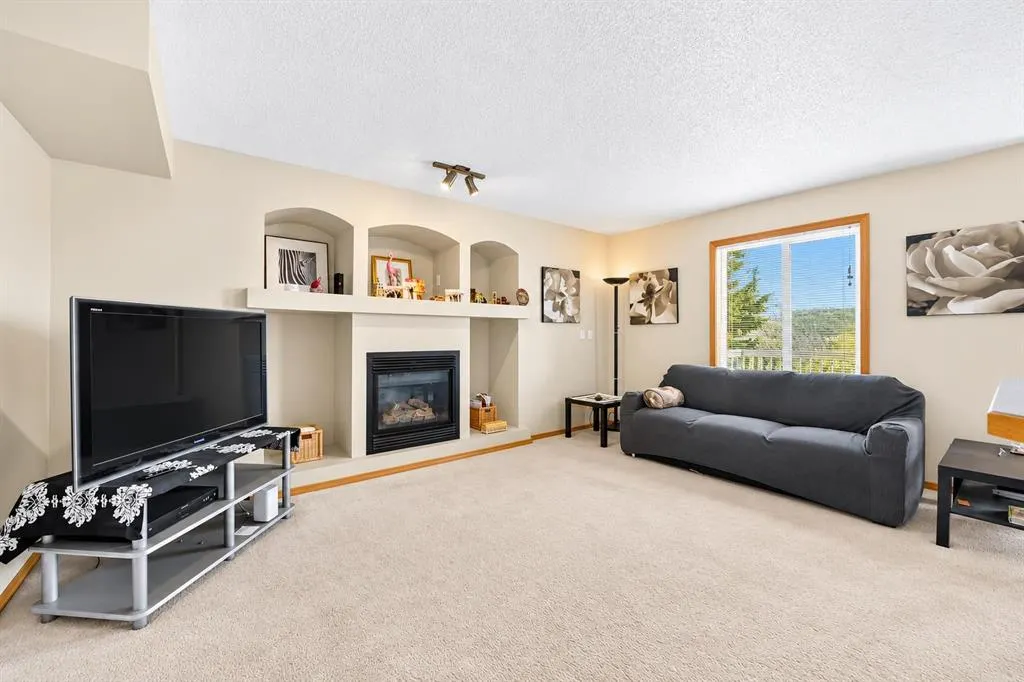 1210 Harvest Hills Drive NE