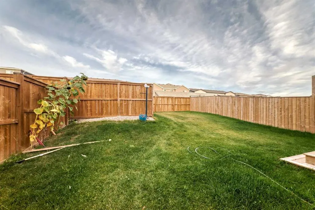 46 Lucas Heights NW
