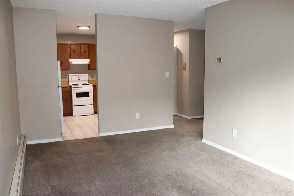 366 94 Avenue SE #10
