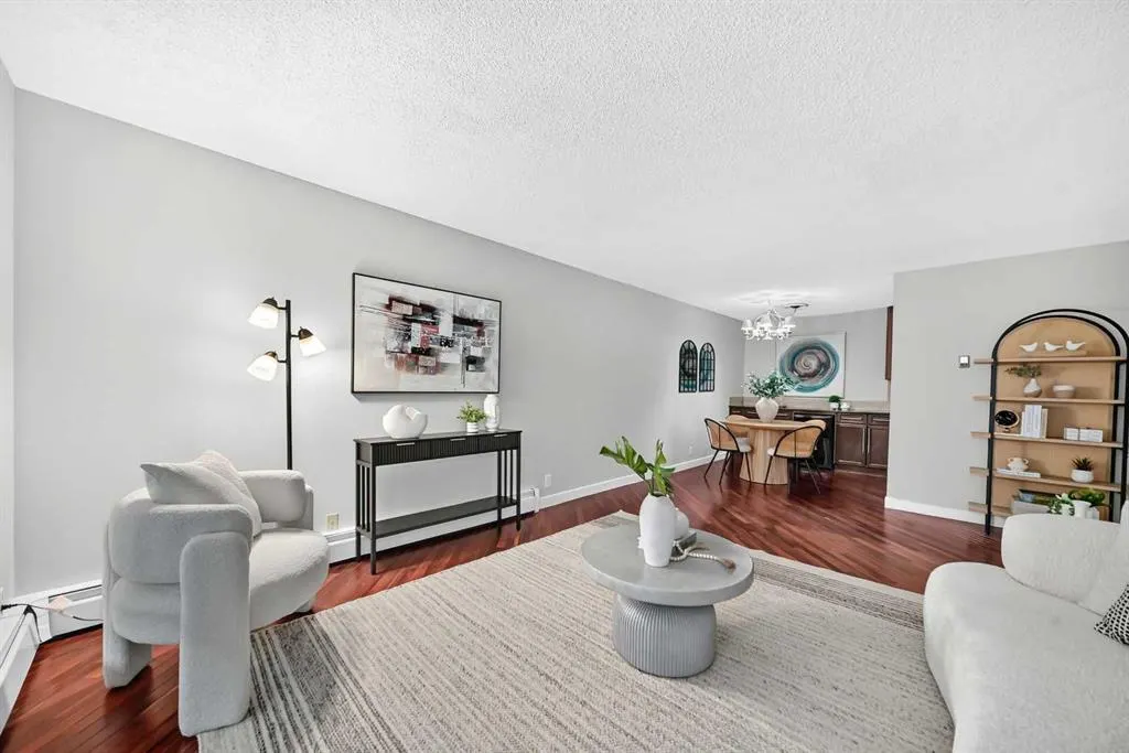 611 8 Avenue NE #204