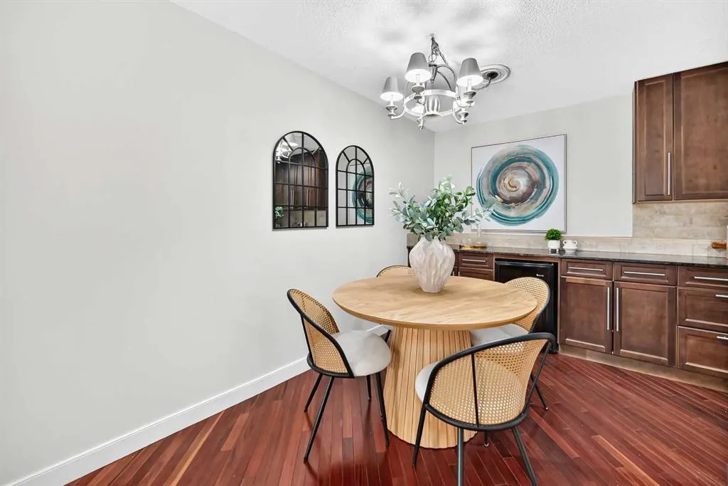 611 8 Avenue NE #204