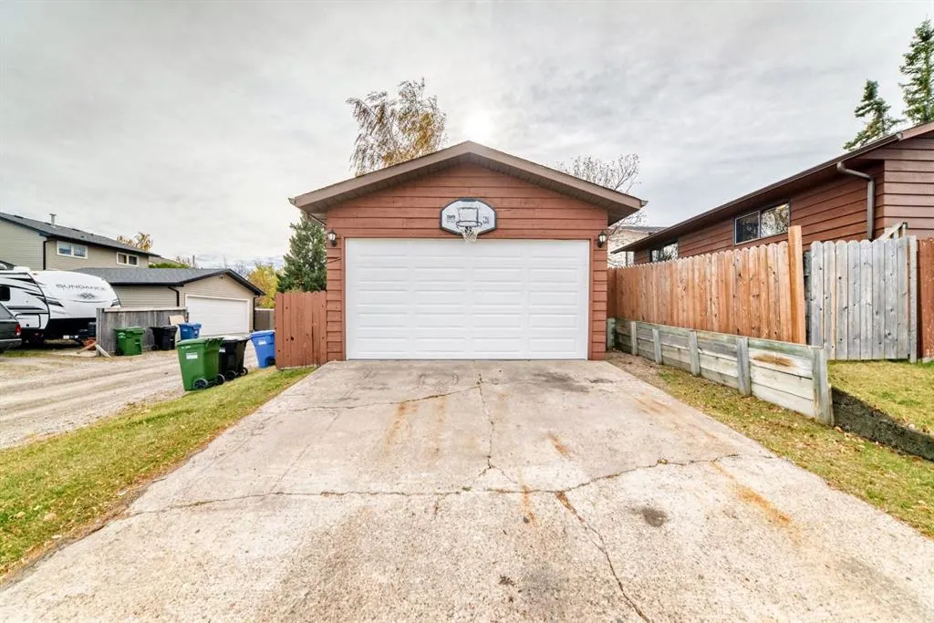 164 Beaconsfield Way NW
