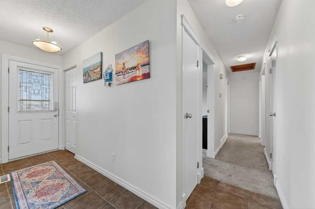 5835 28 Avenue NE