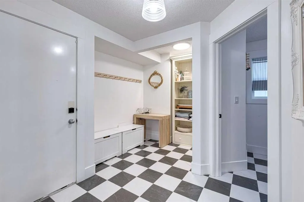 41 Strathlea Court SW