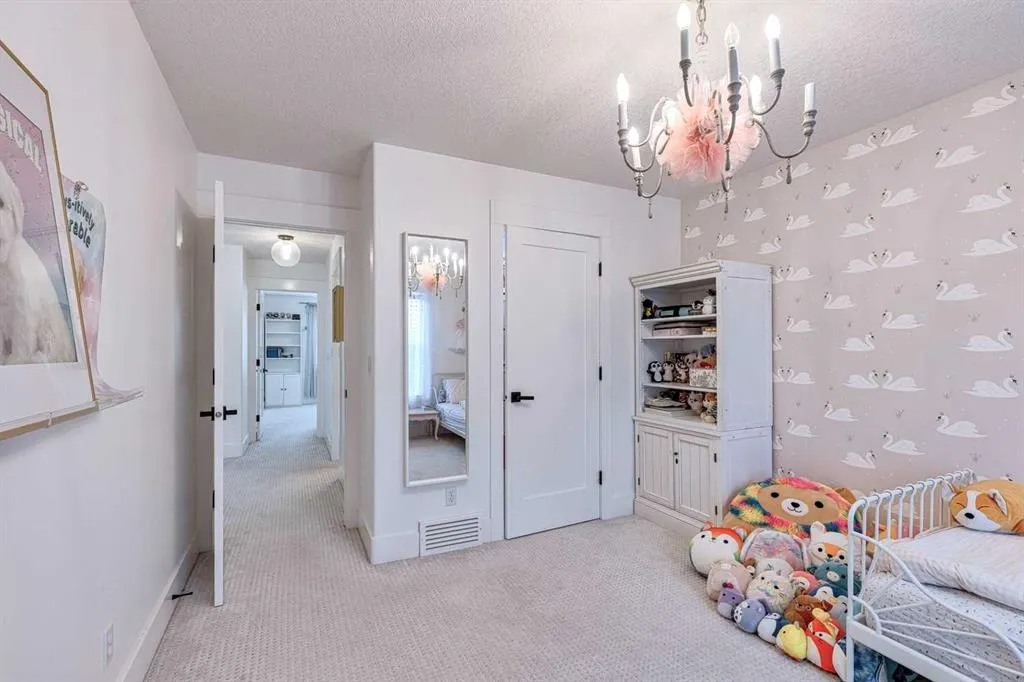 41 Strathlea Court SW