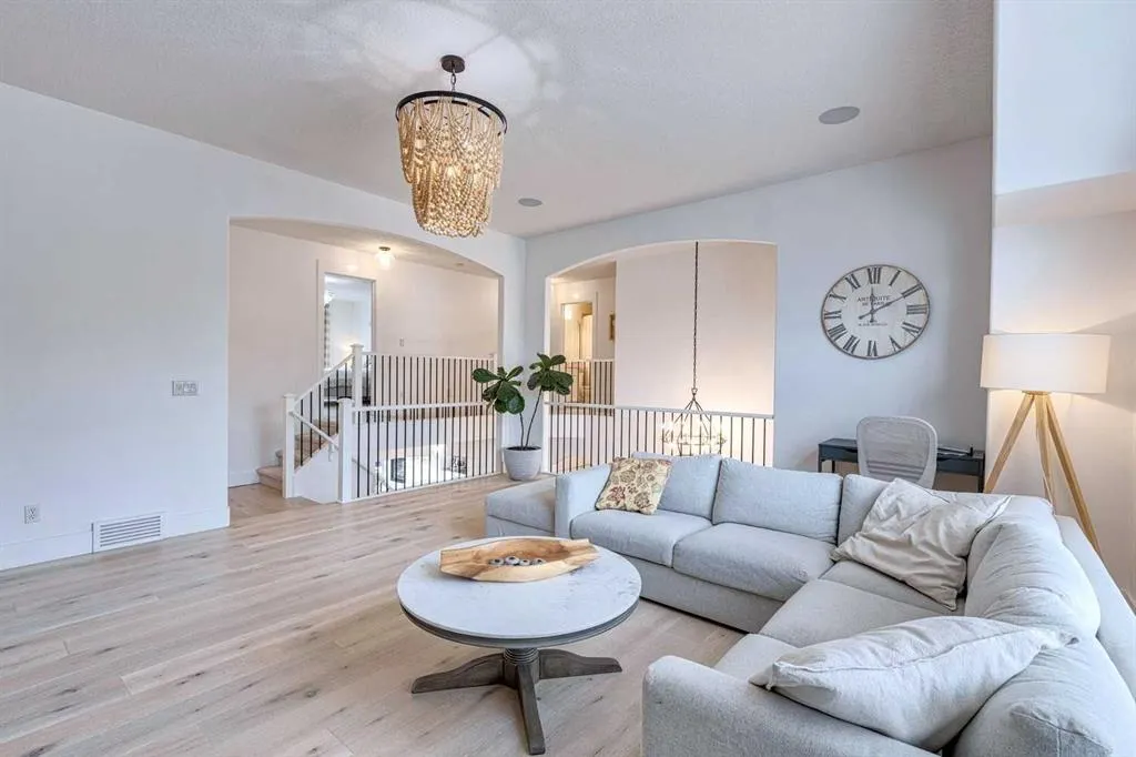 41 Strathlea Court SW