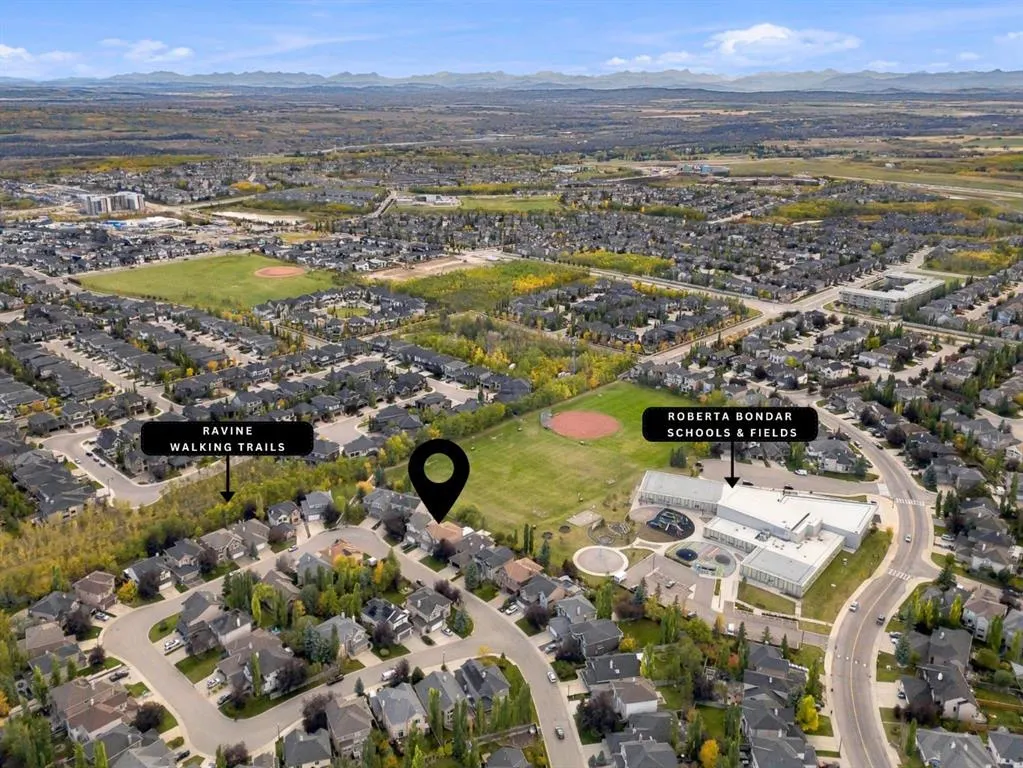 41 Strathlea Court SW
