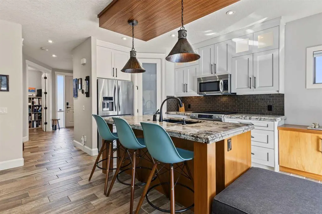 535 21 Avenue NW