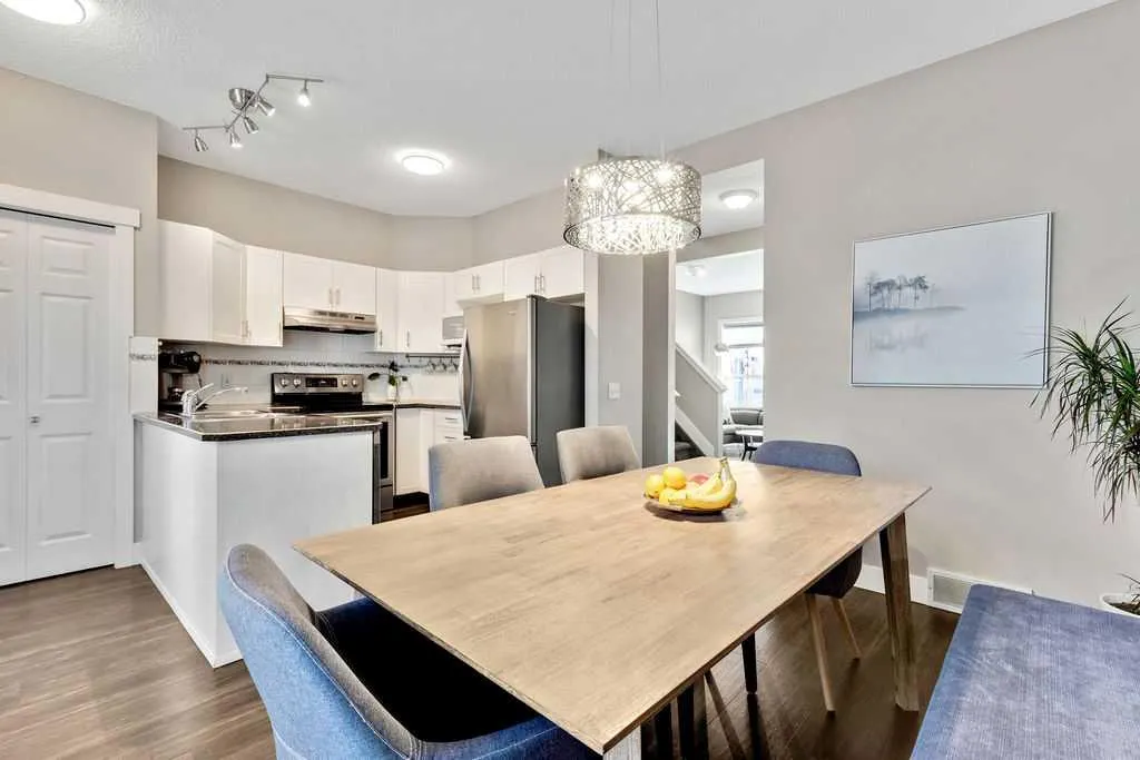 86 Inverness Square SE
