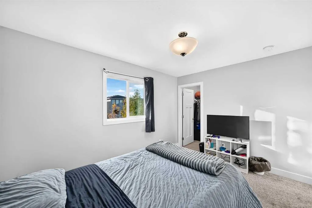 477 Moonlight Way W