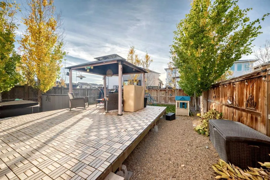 477 Moonlight Way W