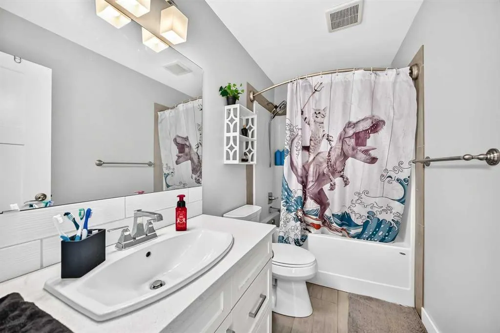 477 Moonlight Way W