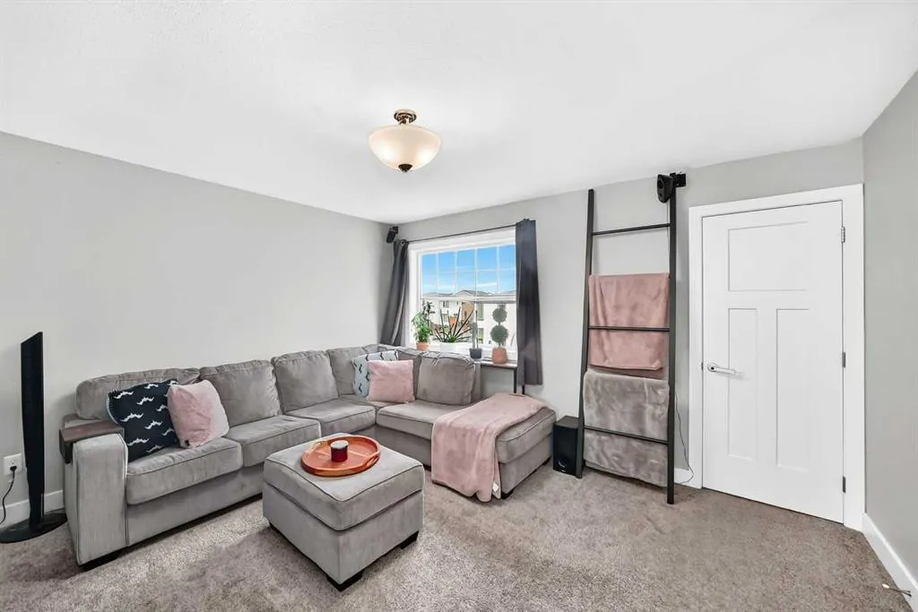 477 Moonlight Way W