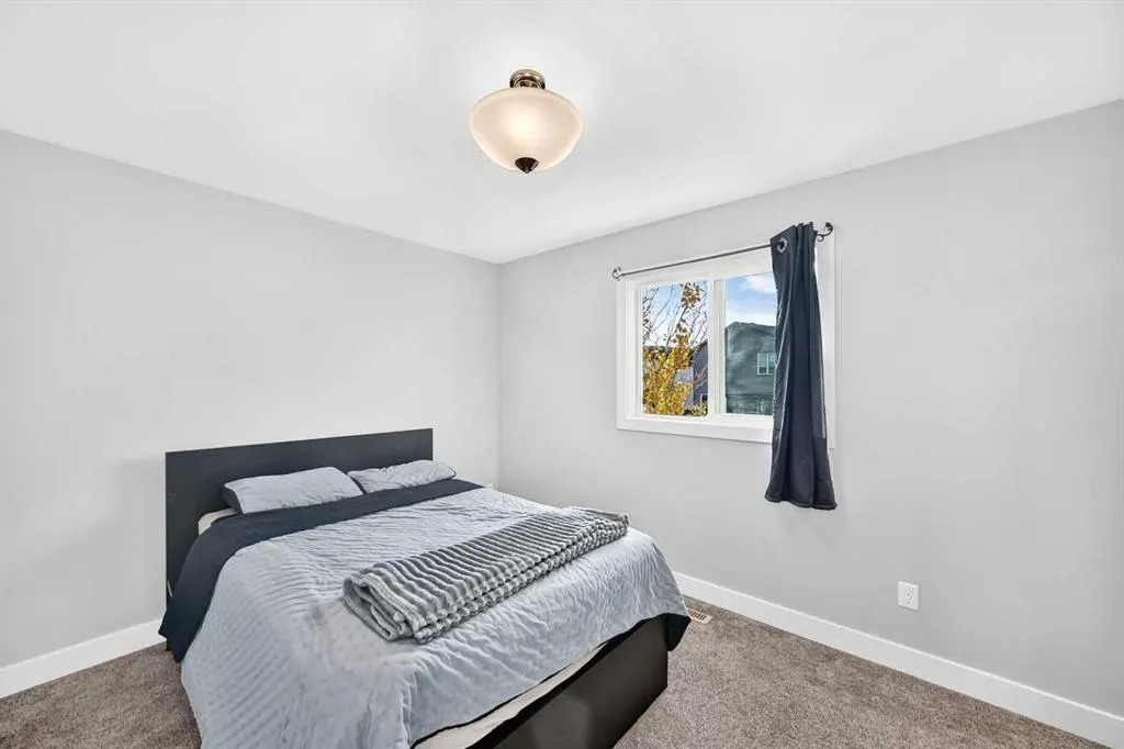 477 Moonlight Way W