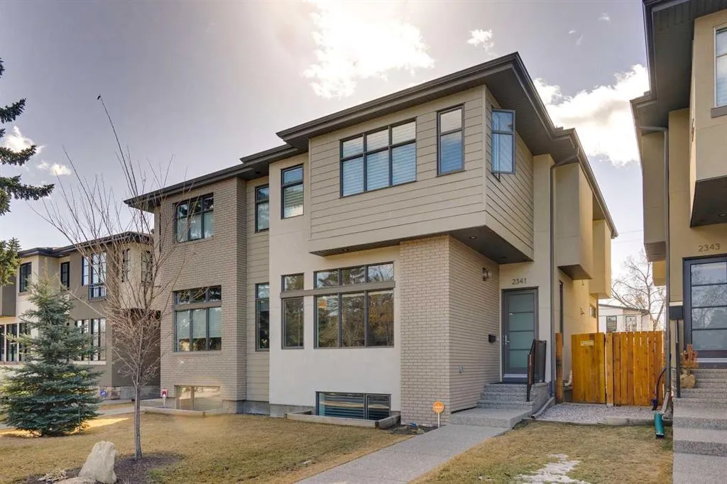 2341 22 Avenue SW