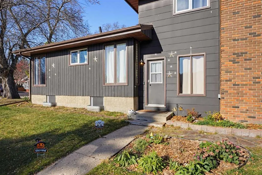 5103 60 Street Close