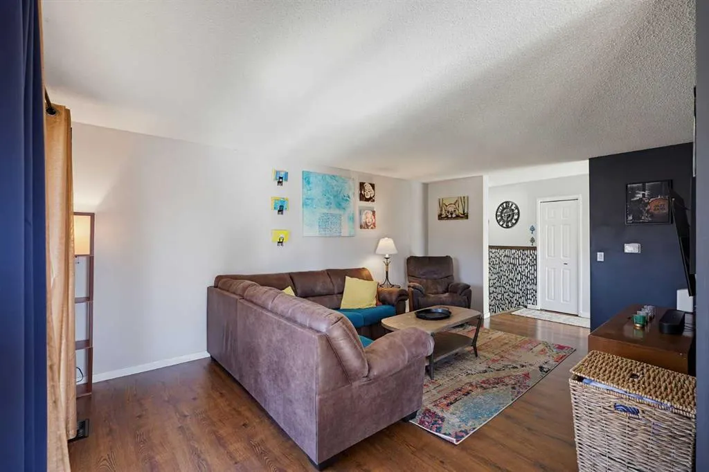 5103 60 Street Close