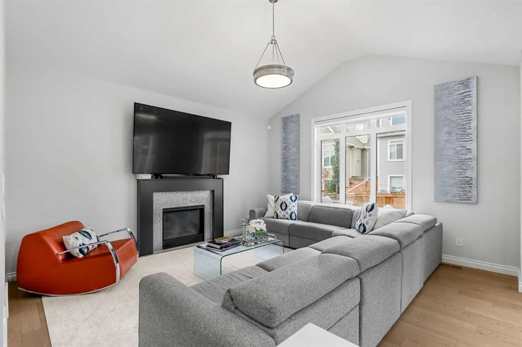107 Masters Way SE