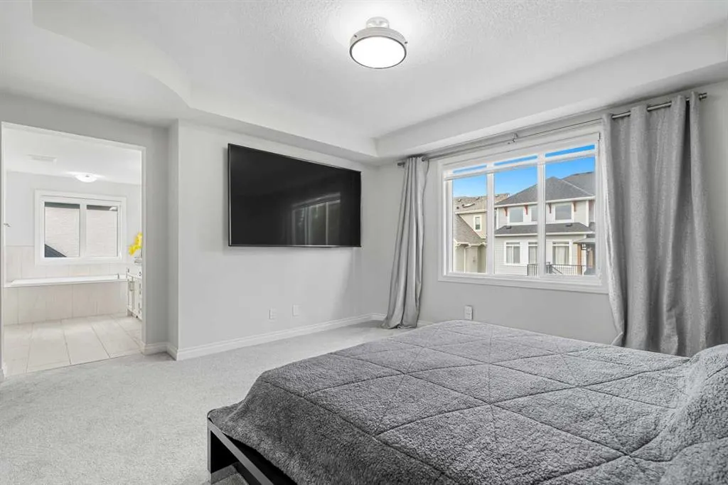 107 Masters Way SE