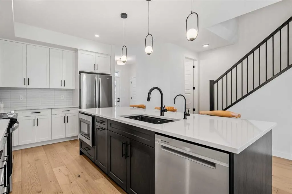 15041 37 Street SW