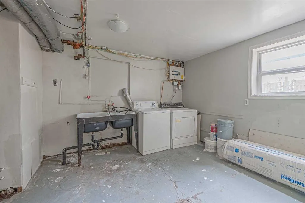 1506 36 Street SE
