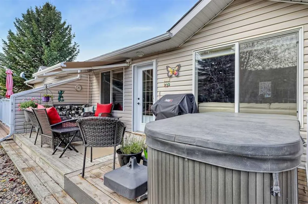 118 Whispering Way