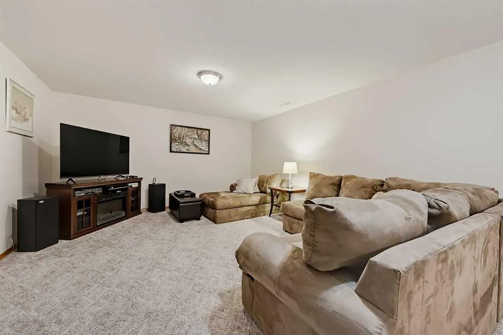 118 Whispering Way