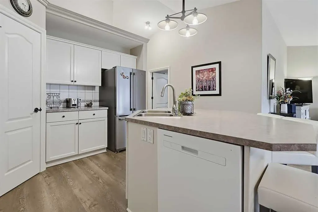 118 Whispering Way