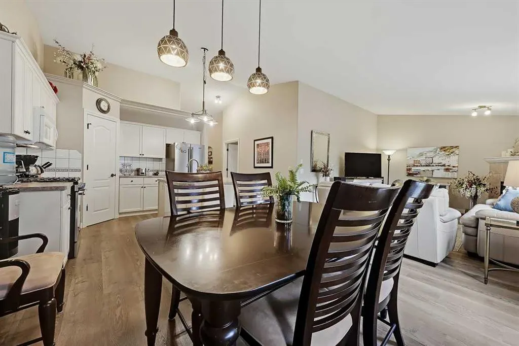 118 Whispering Way