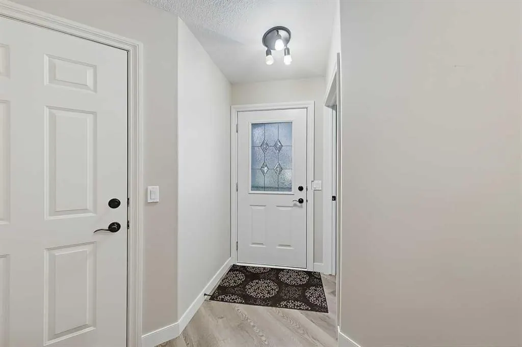 118 Whispering Way