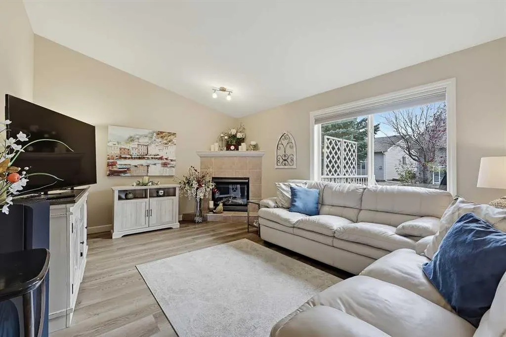 118 Whispering Way