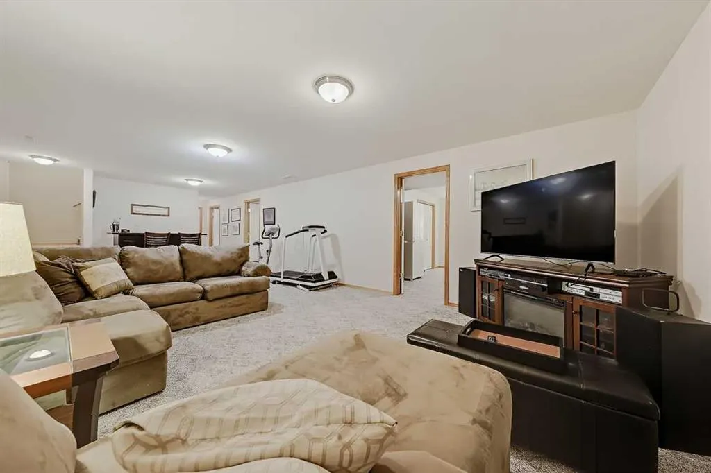 118 Whispering Way