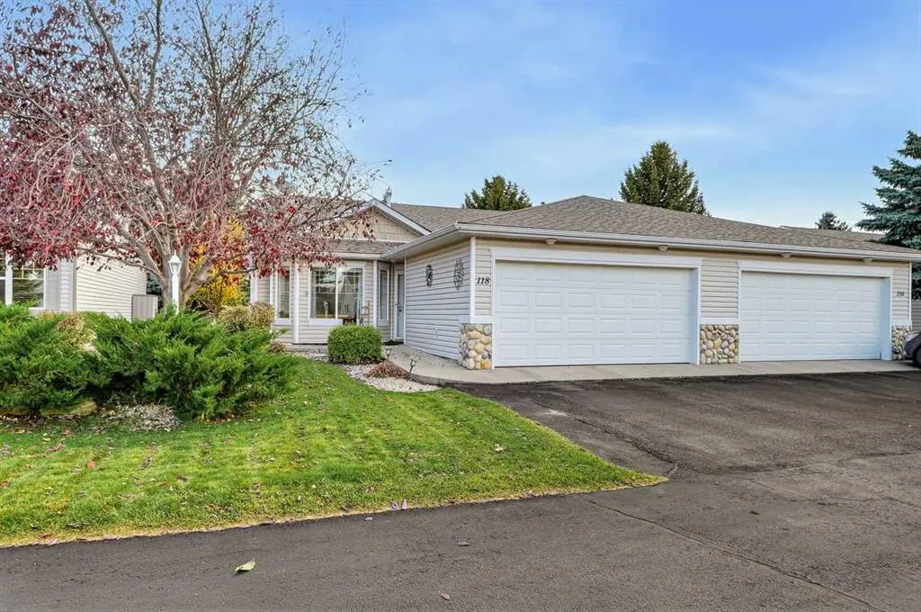 118 Whispering Way