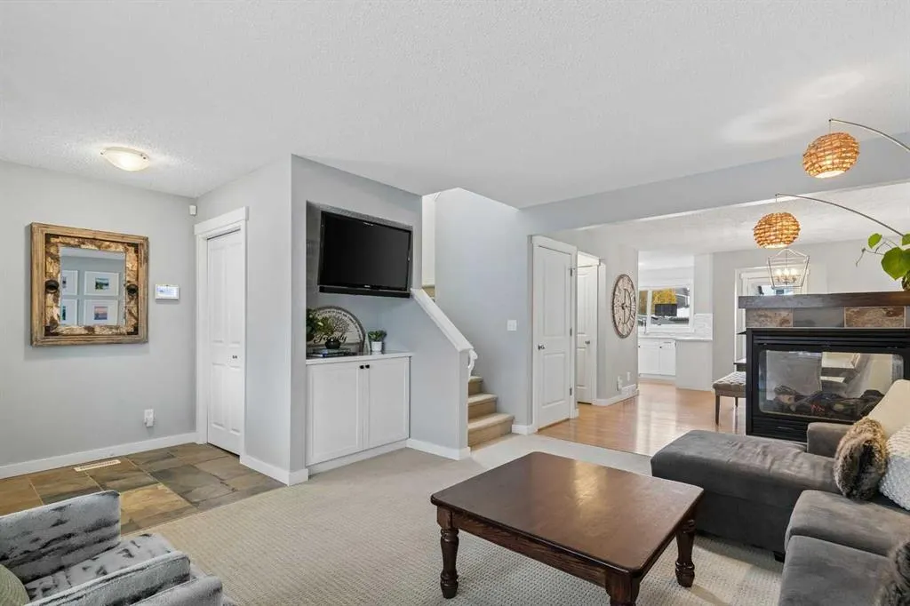 61 West Coach Place SW