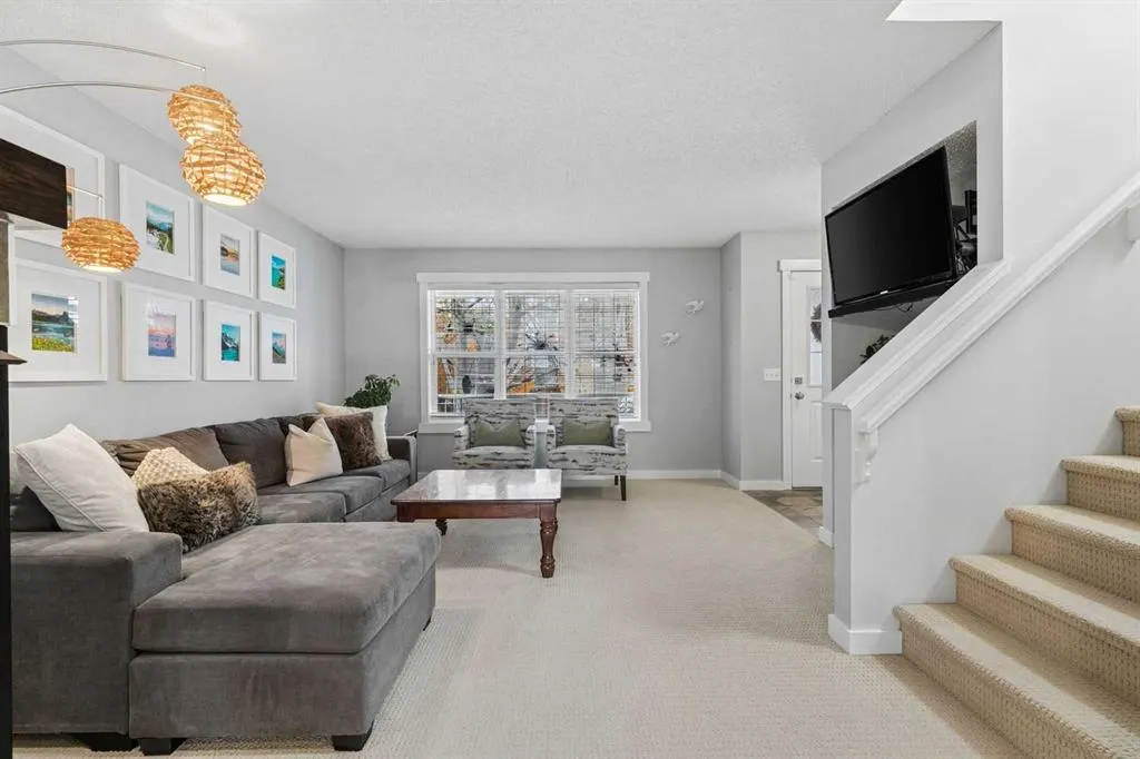 61 West Coach Place SW