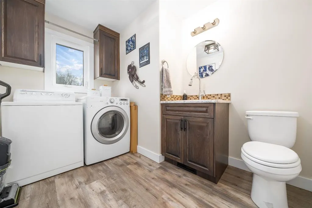 316 3 Street W