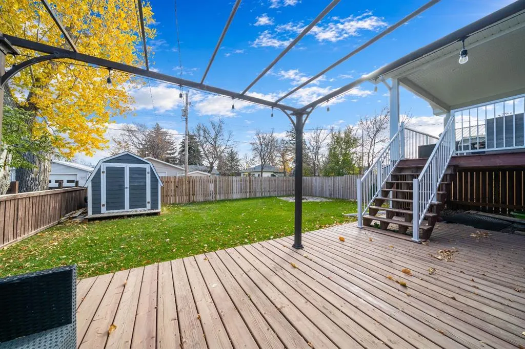 316 3 Street W