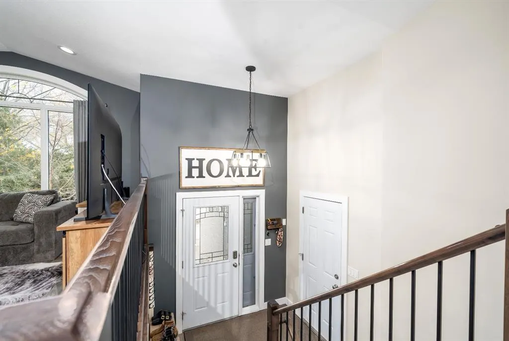316 3 Street W