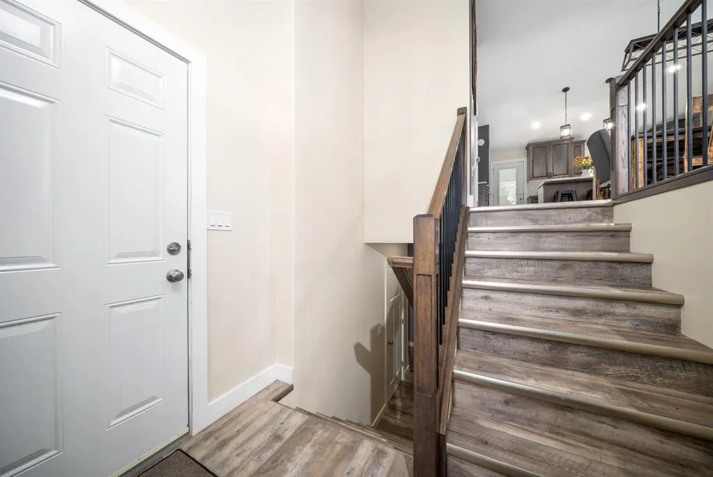 316 3 Street W