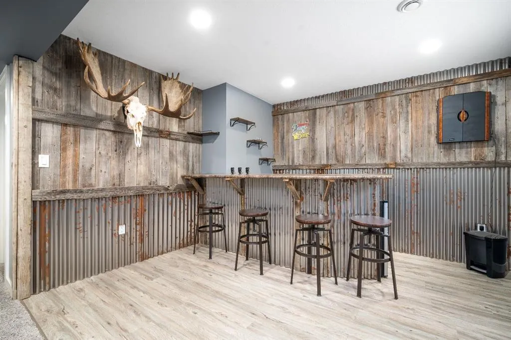 316 3 Street W