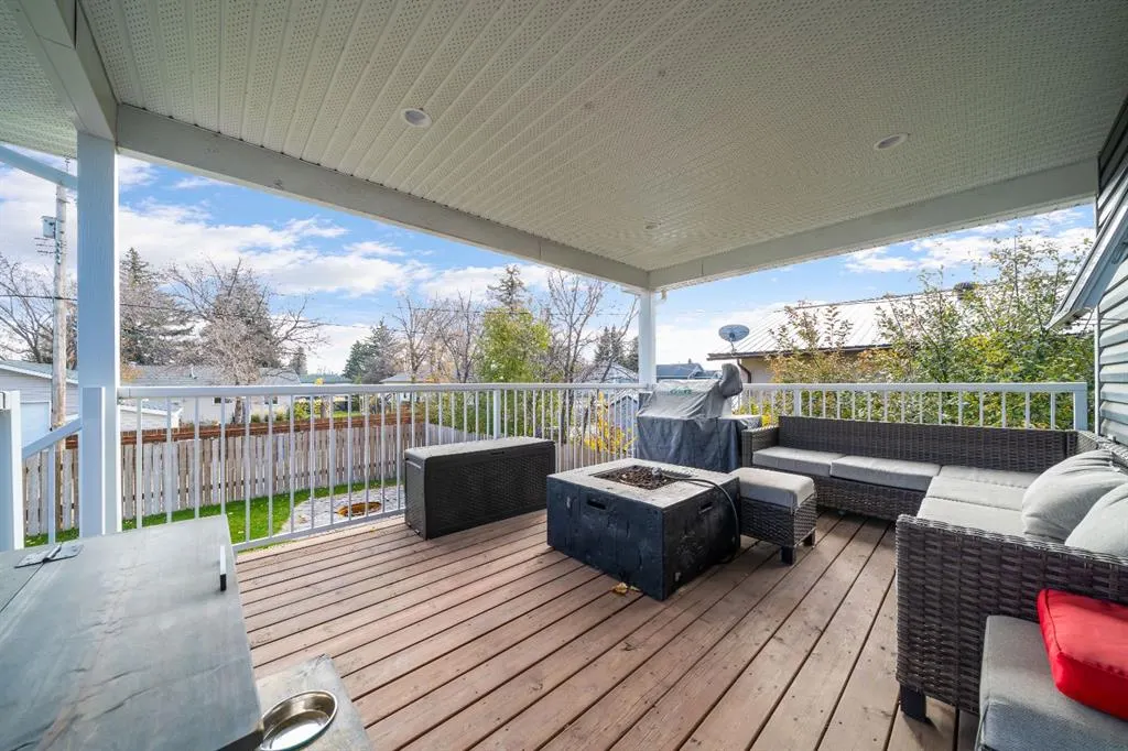 316 3 Street W