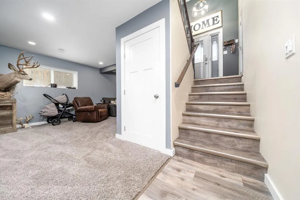 316 3 Street W