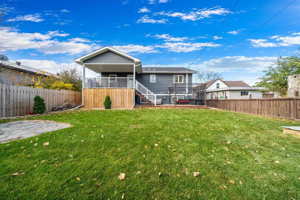 316 3 Street W